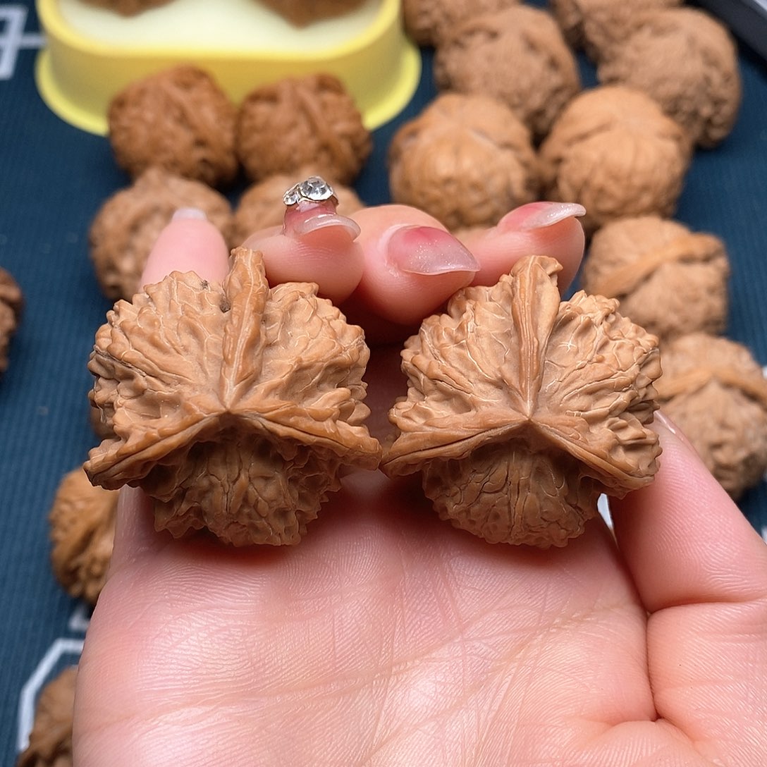 文玩核桃吊坠心**水盘山37.5