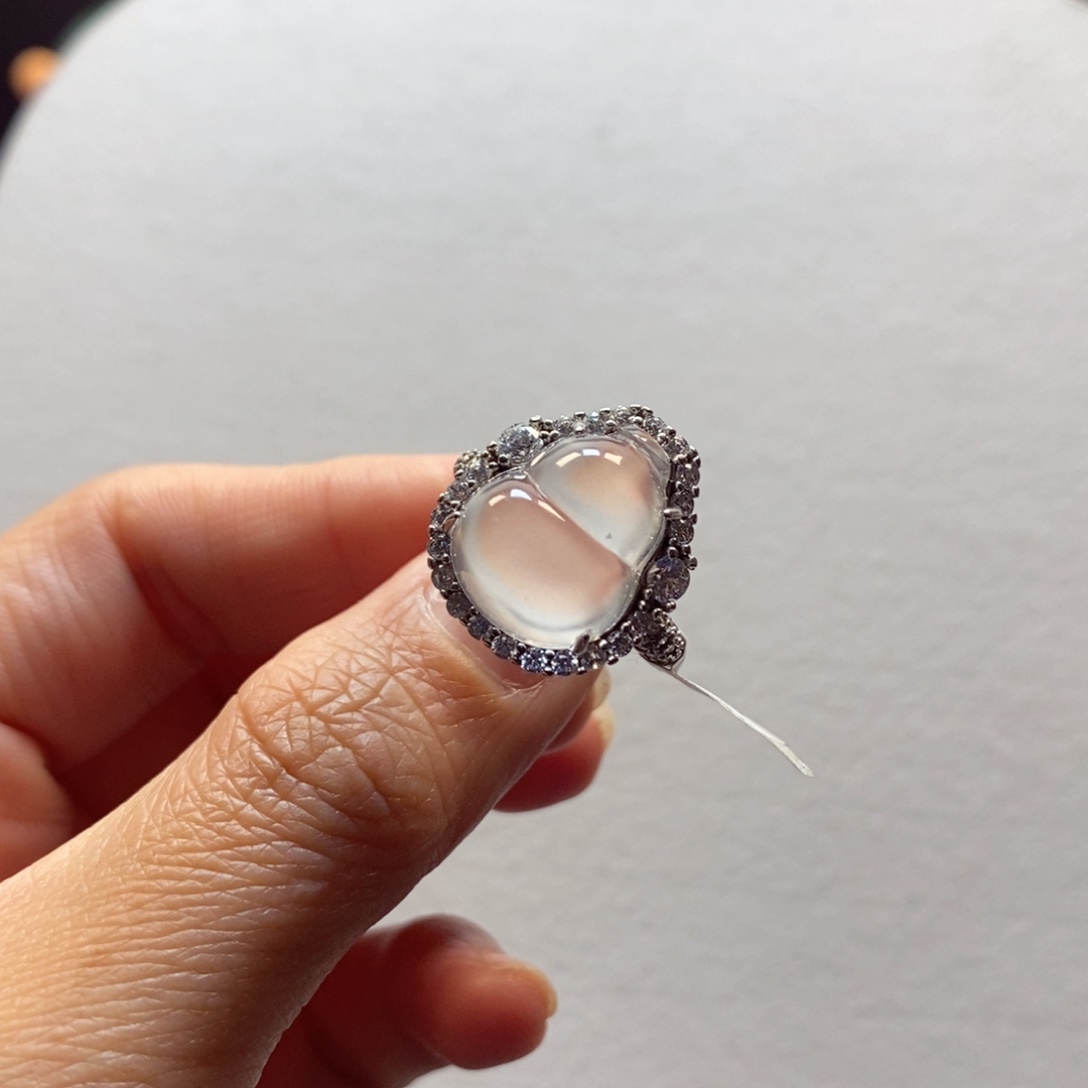 石英质玉戒指未镶嵌