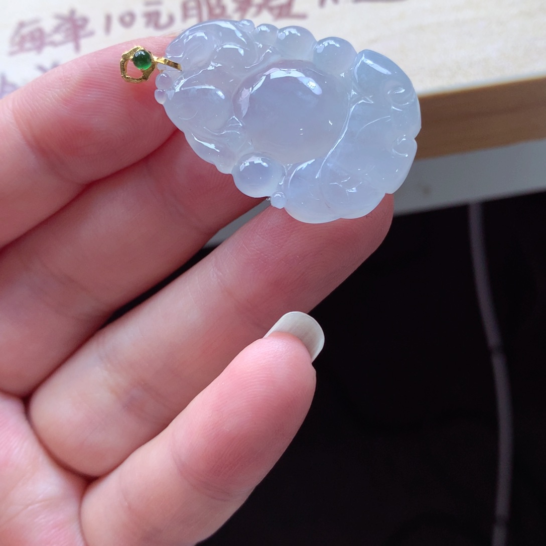 翡翠颈饰18K金镶嵌吊坠