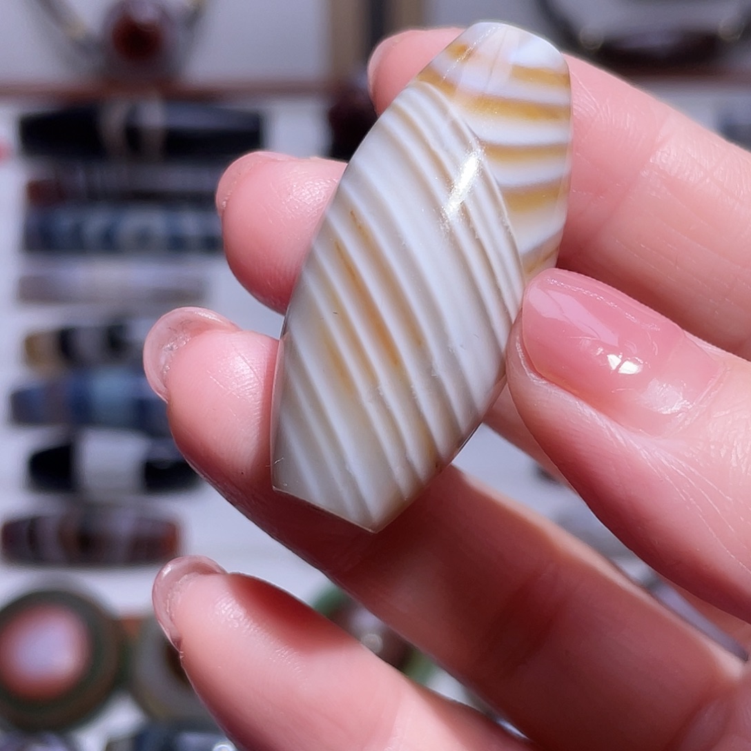 小***粉玛瑙未镶嵌吊坠玛瑙桶珠