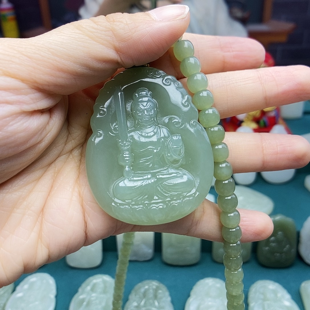 玊***玊颈饰未镶嵌和田玉
