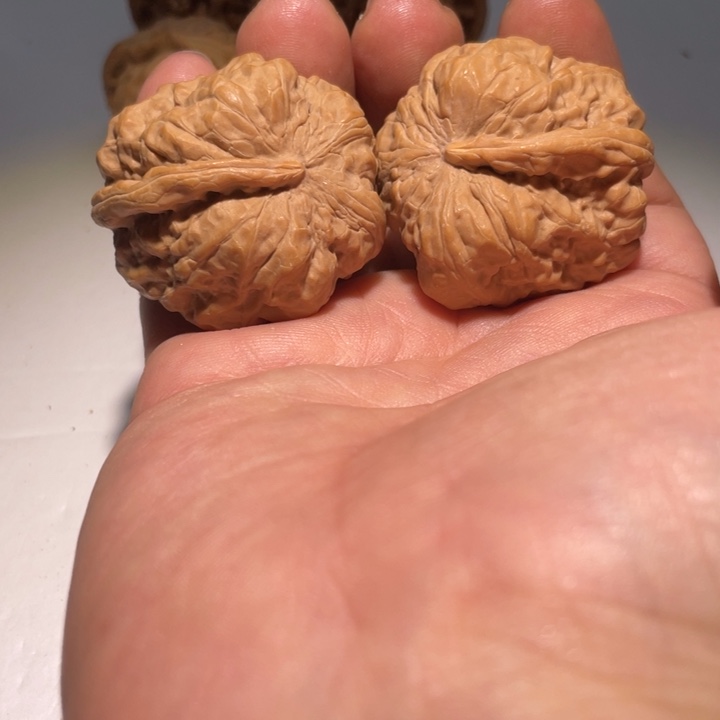 文玩核桃把件蛤蟆头异形