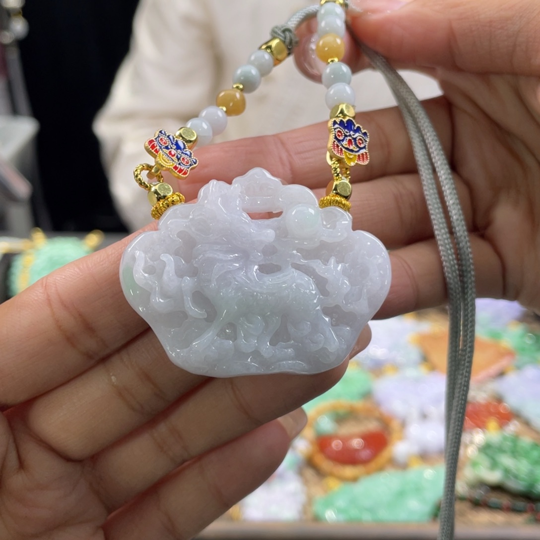 翡翠颈饰未镶嵌代编织