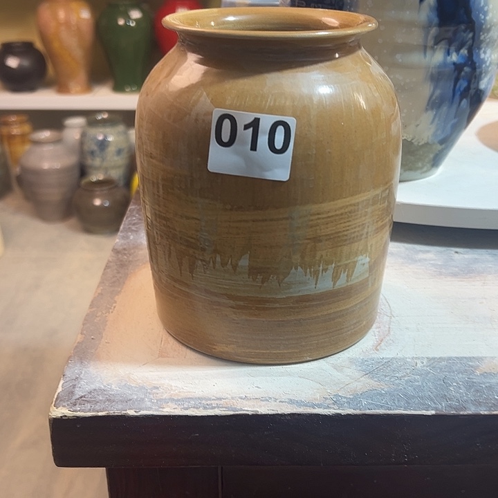 白泥花瓶高20口9。010