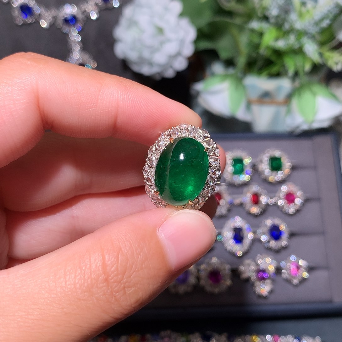 戒指18K金镶嵌祖母绿