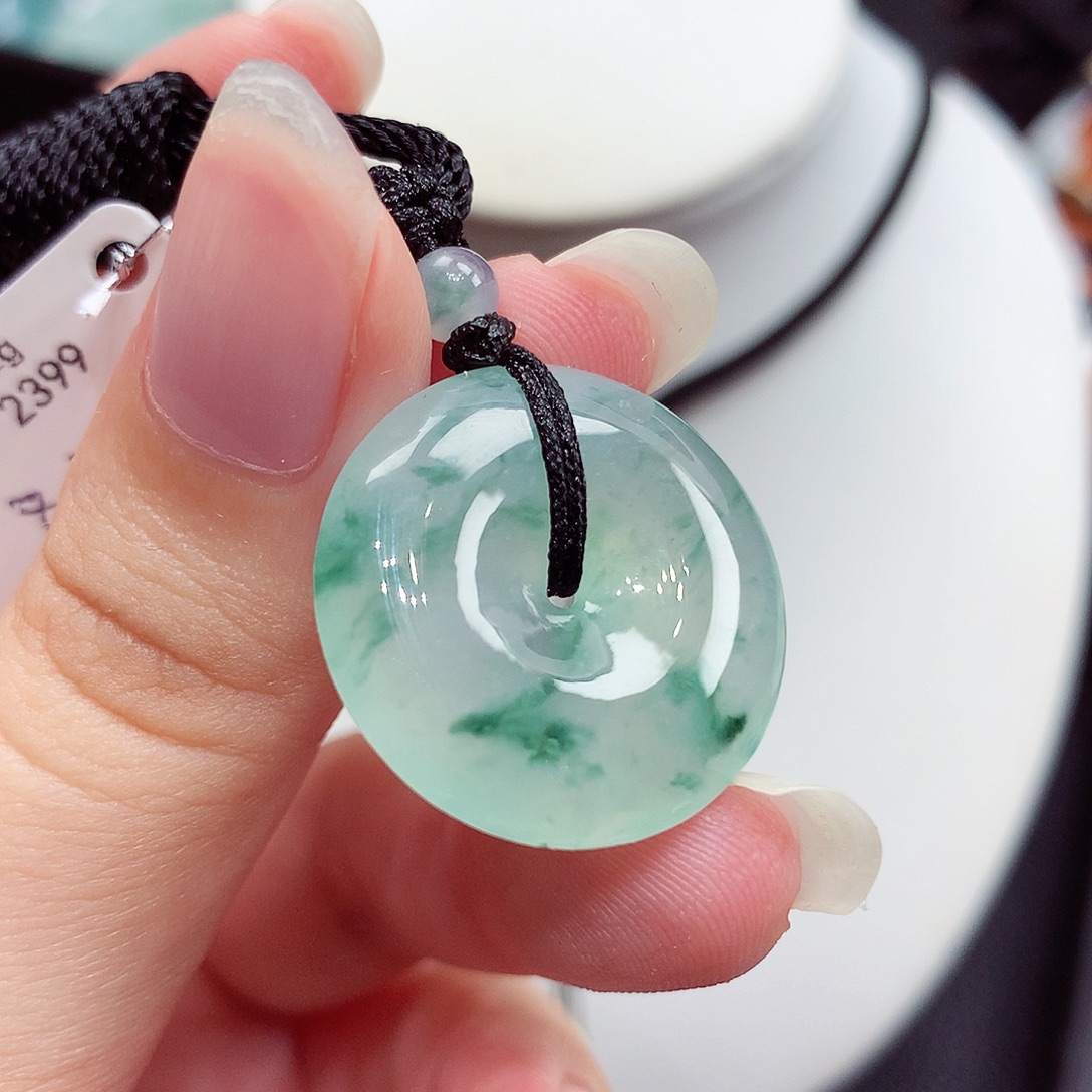 翡翠未镶嵌颈饰翡翠23，22.9/5.7