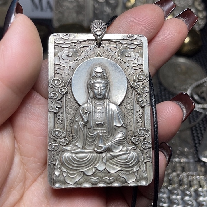 精品时尚男士挂坠