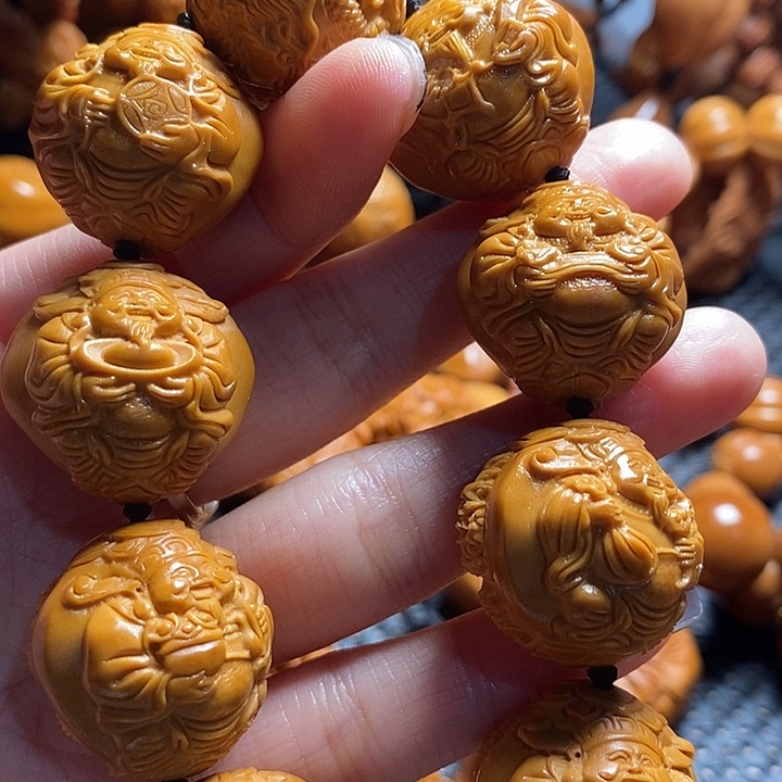 吊坠橄榄核龙财神