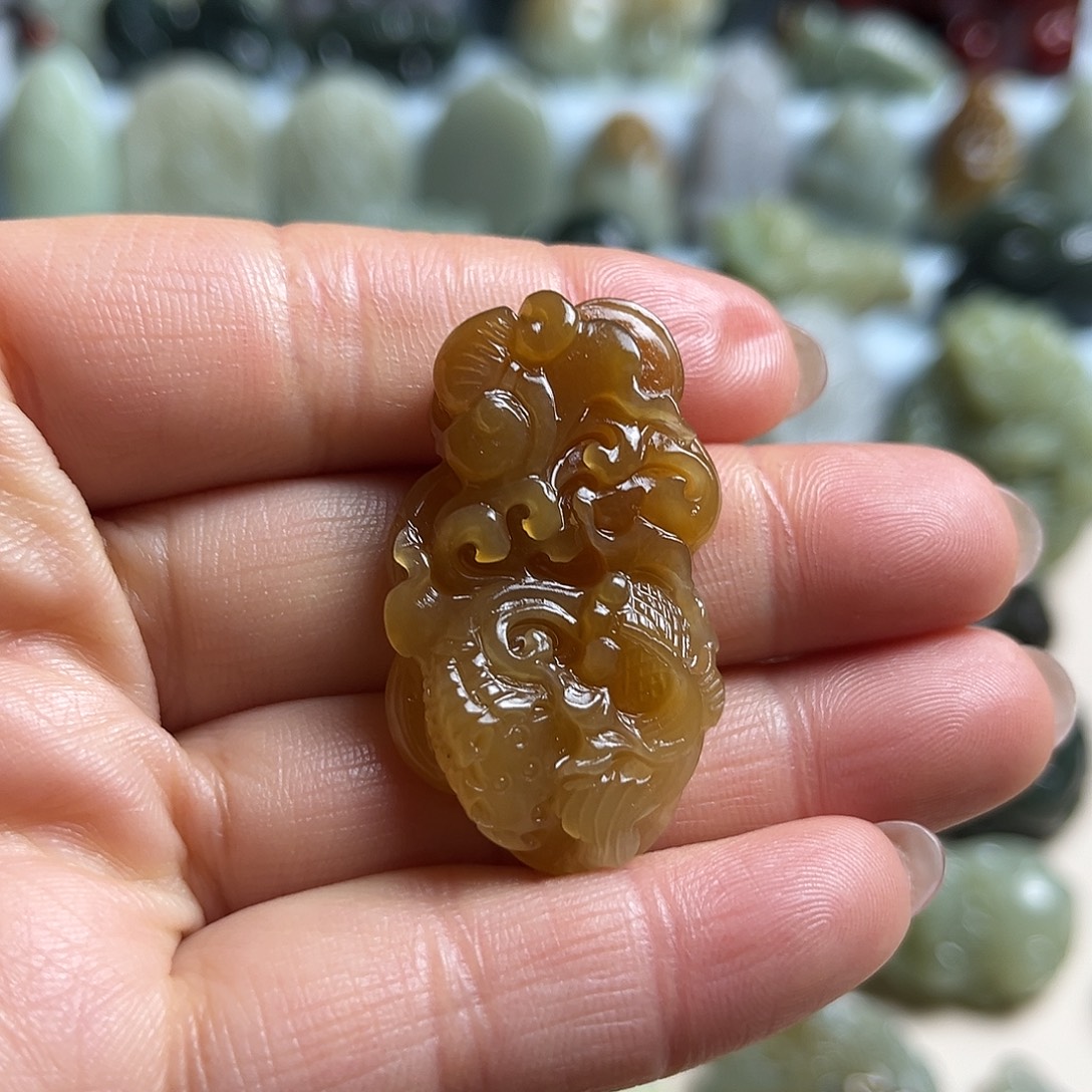 和田玉未镶嵌挂件