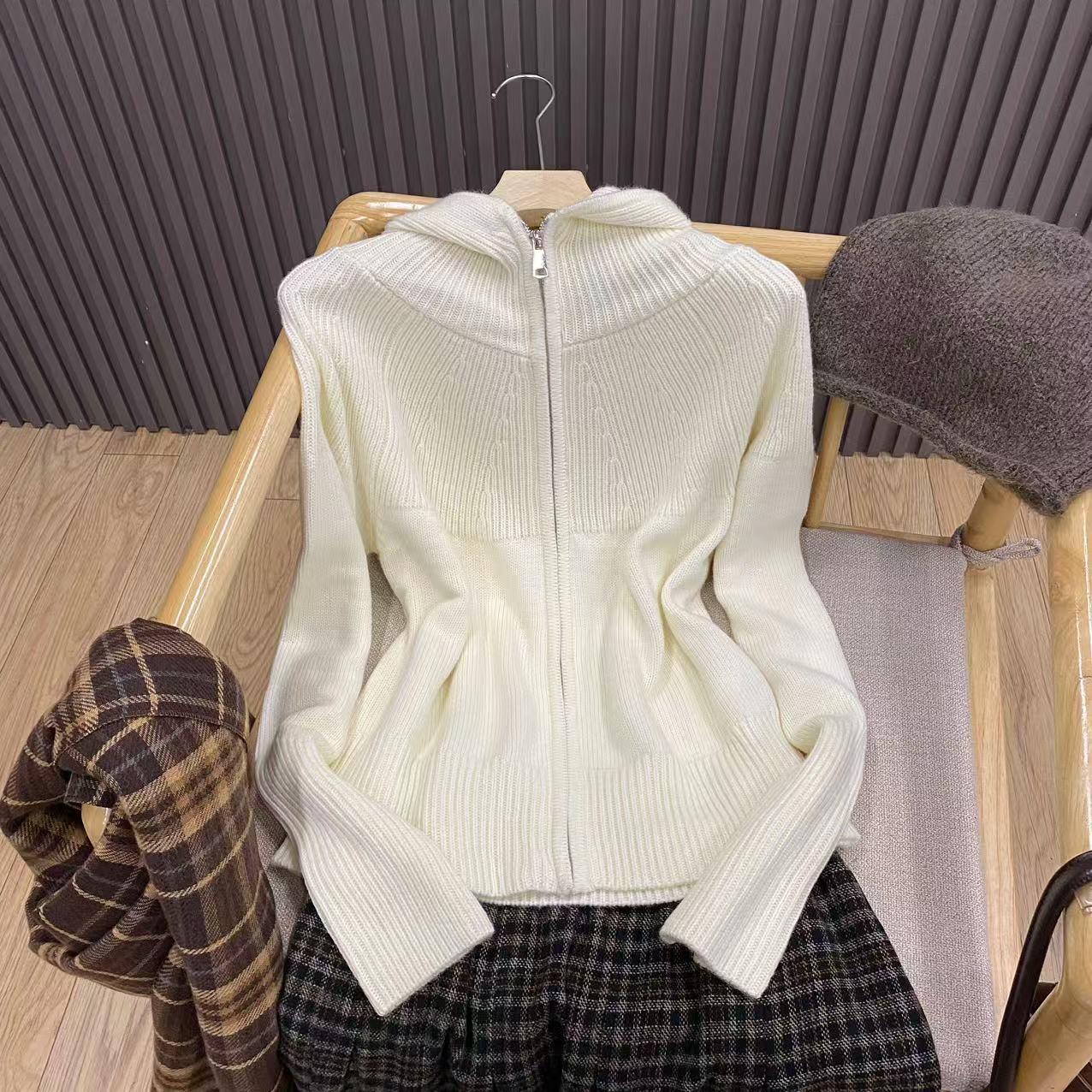 连帽拉链针织开衫纯色宽松百搭打底叠穿减龄文艺澳毛毛衣女Z89052