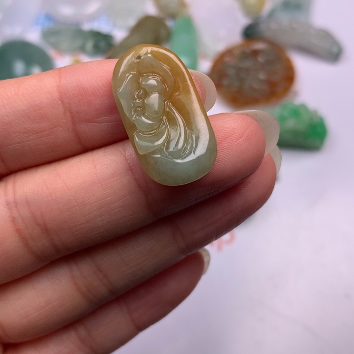 翡翠未镶嵌颈饰翡翠