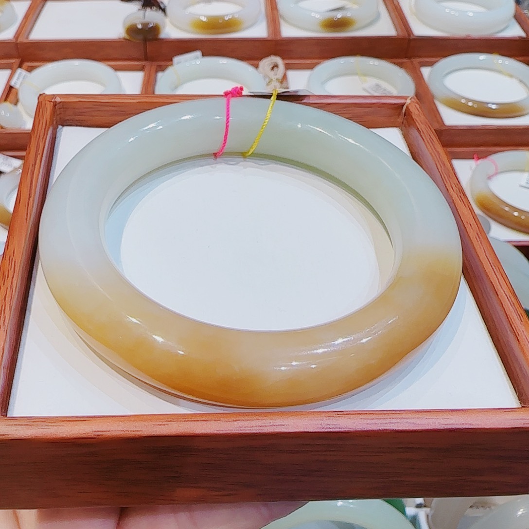 和田玉手镯未镶嵌糖白59