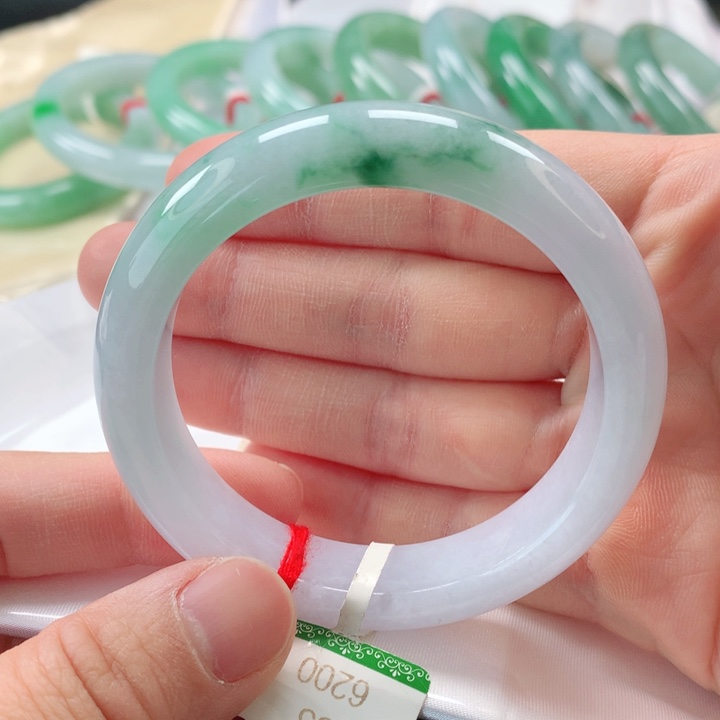 翡翠手镯未镶嵌缅甸A货翡翠手镯