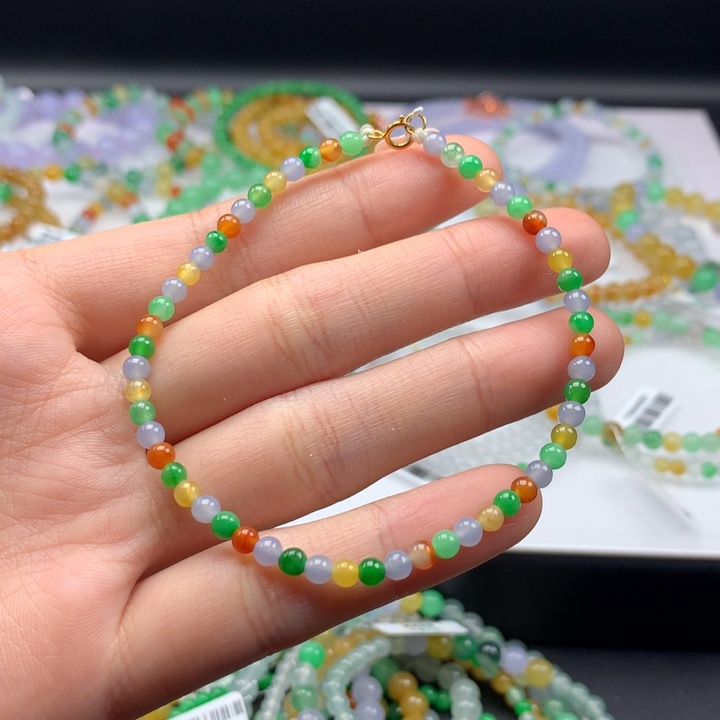 翡翠手镯未镶嵌卡