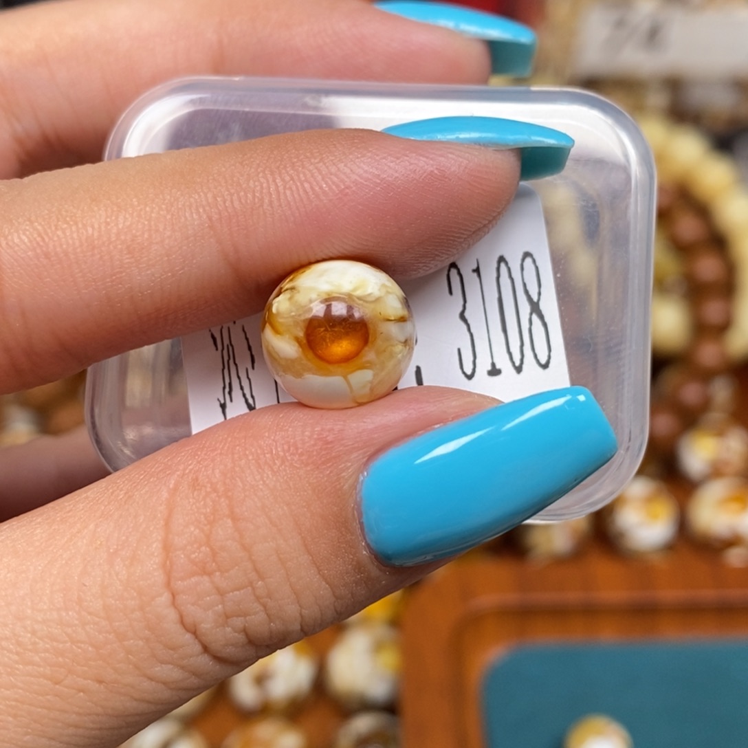 蜜蜡未镶嵌珠宝奇石3108