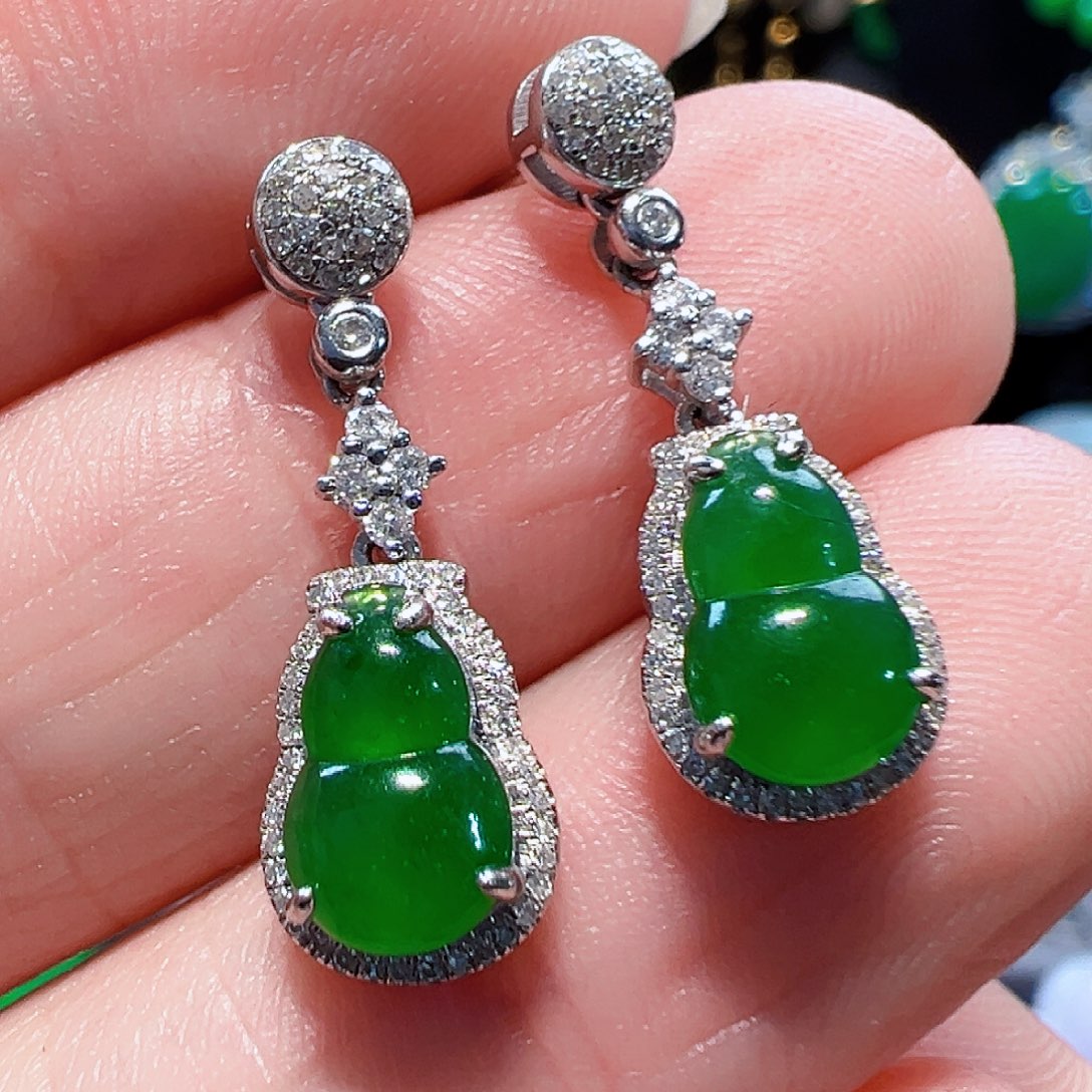 翡翠耳饰18K金镶嵌签收后24小时鉴赏期