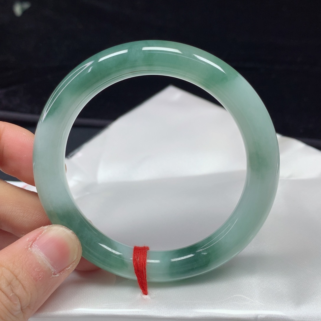 翡翠手镯（圆镯）未镶嵌56.1