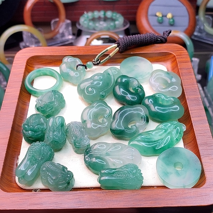 石英质玉颈饰未镶嵌任选其一