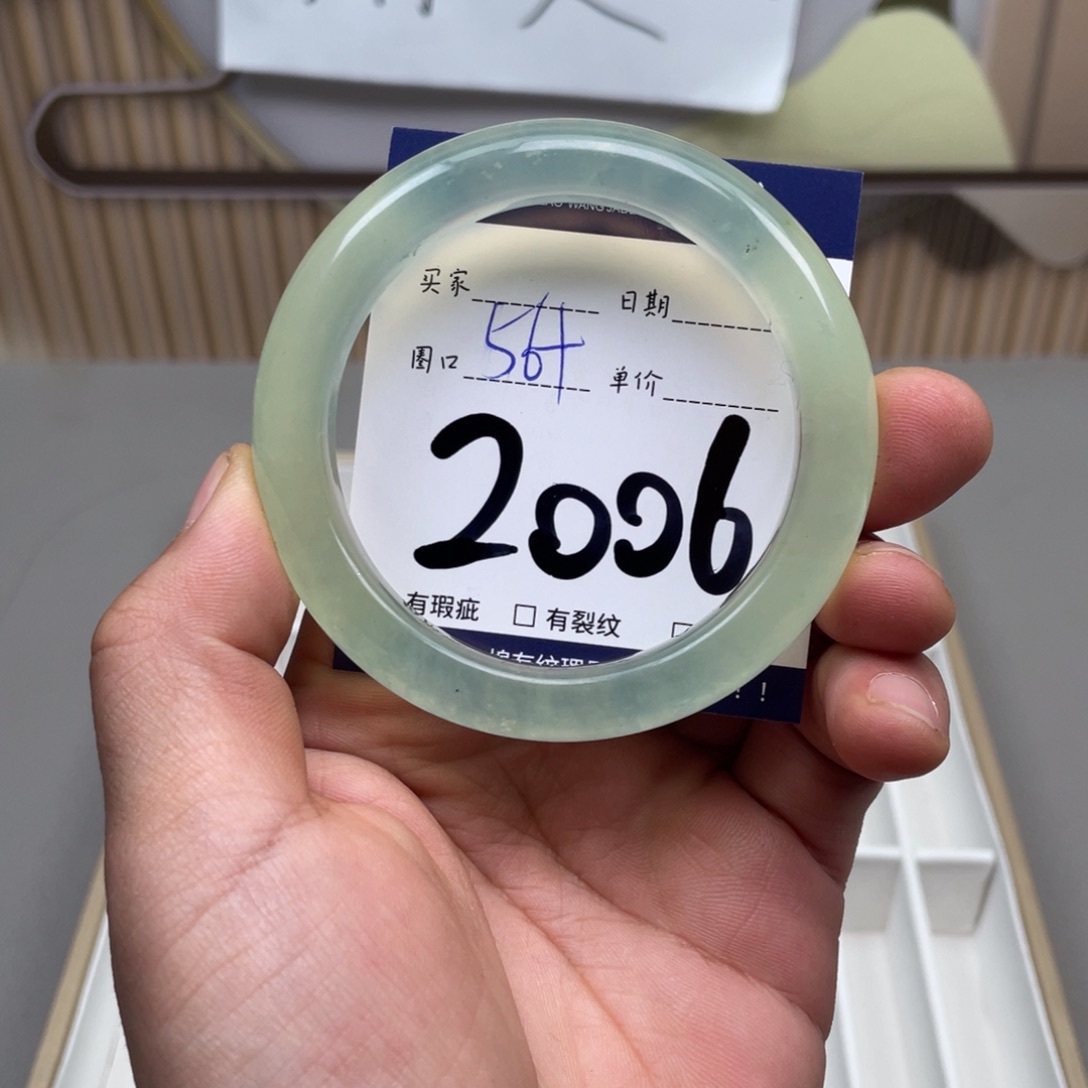 岫玉手镯手镯未镶嵌