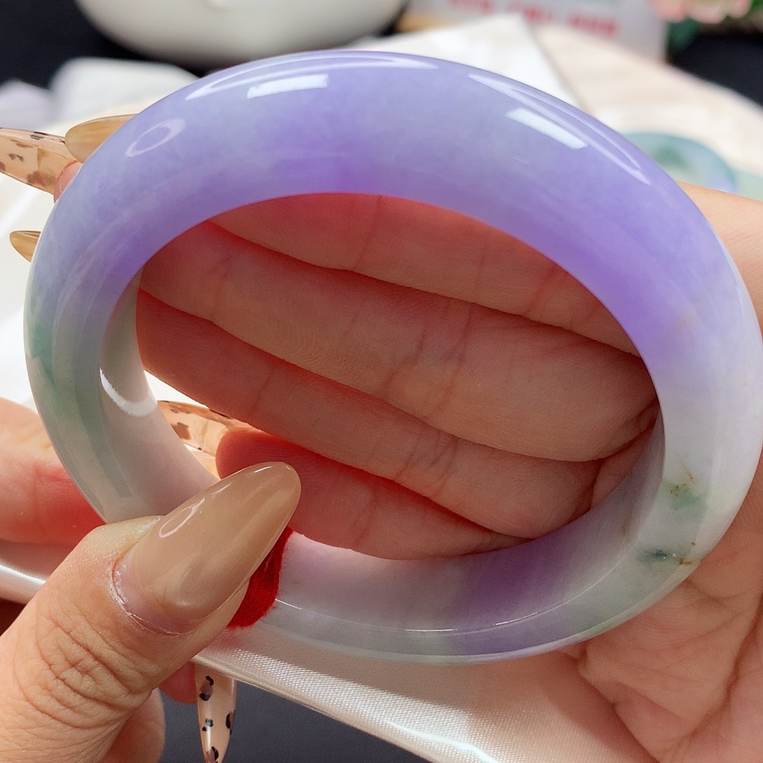 未镶嵌手镯翡翠未***?妖紫