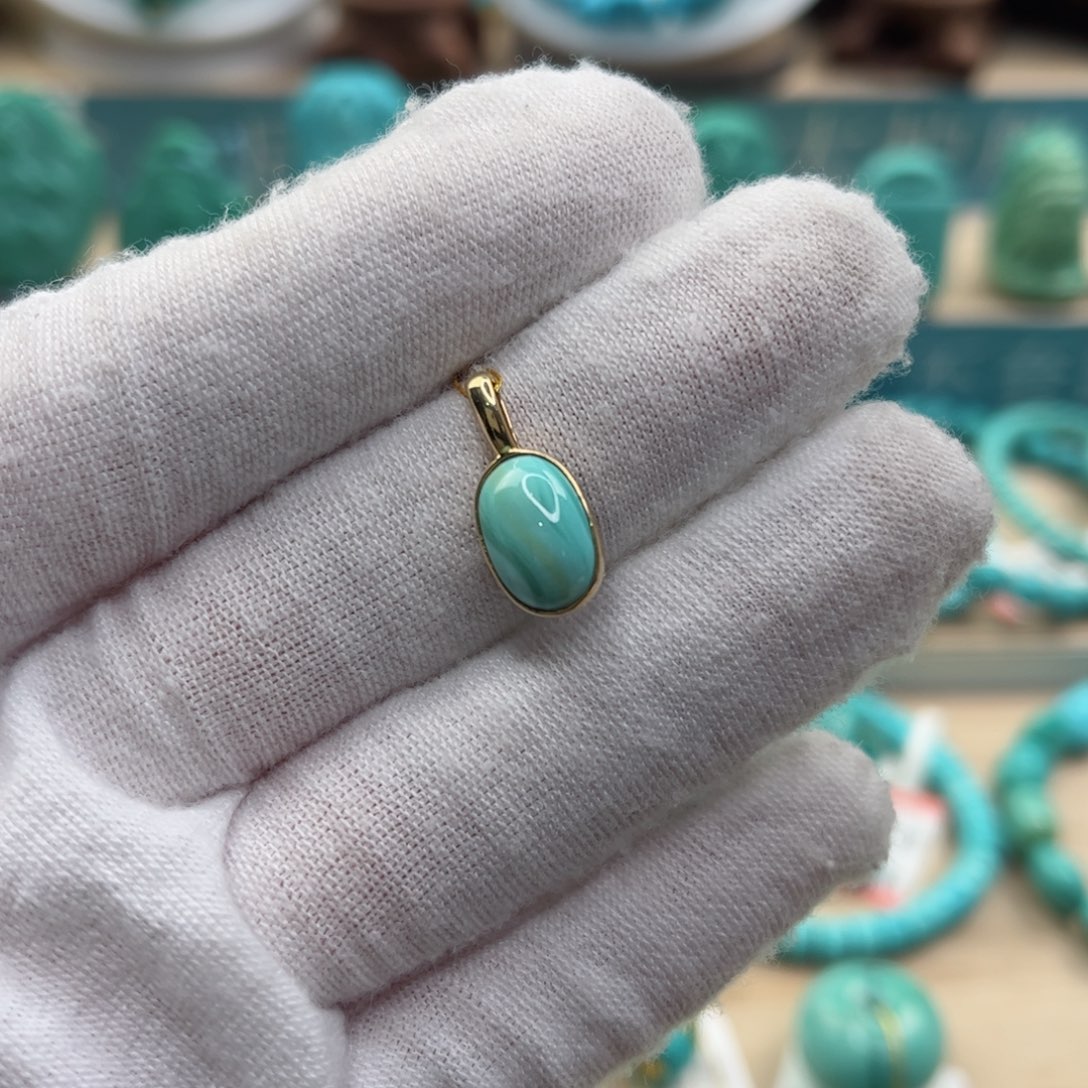 绿松石配饰未镶嵌