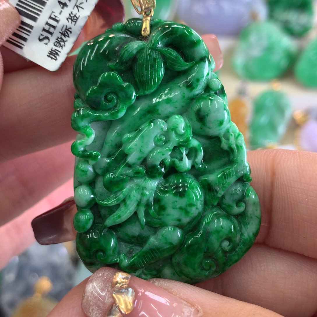 翡翠吊坠(不含链)18K金镶嵌