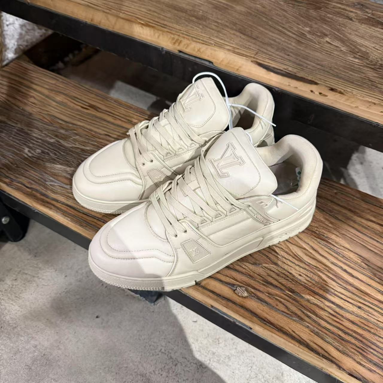 99新 LouisVuitton/路易威登 沙漠灰trainer奢鞋