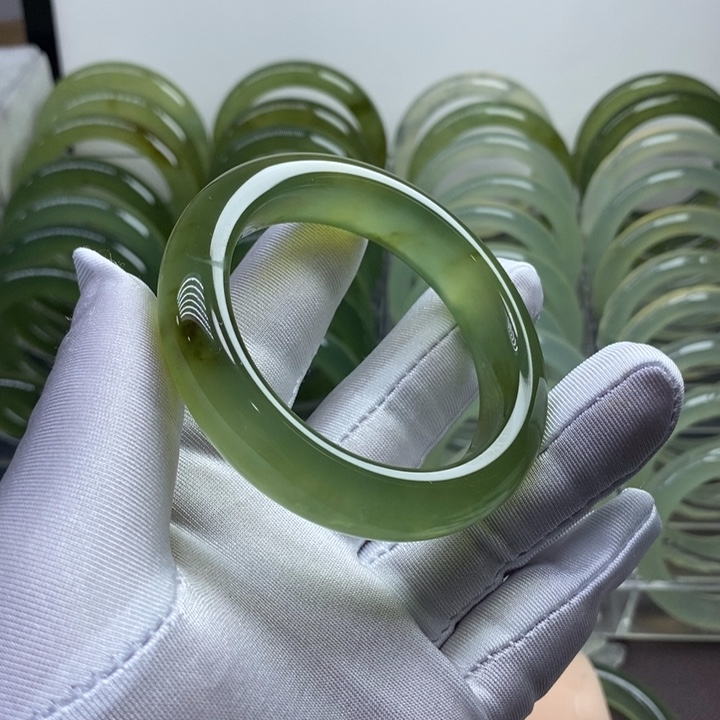 蛇纹石玉手镯未镶嵌小*