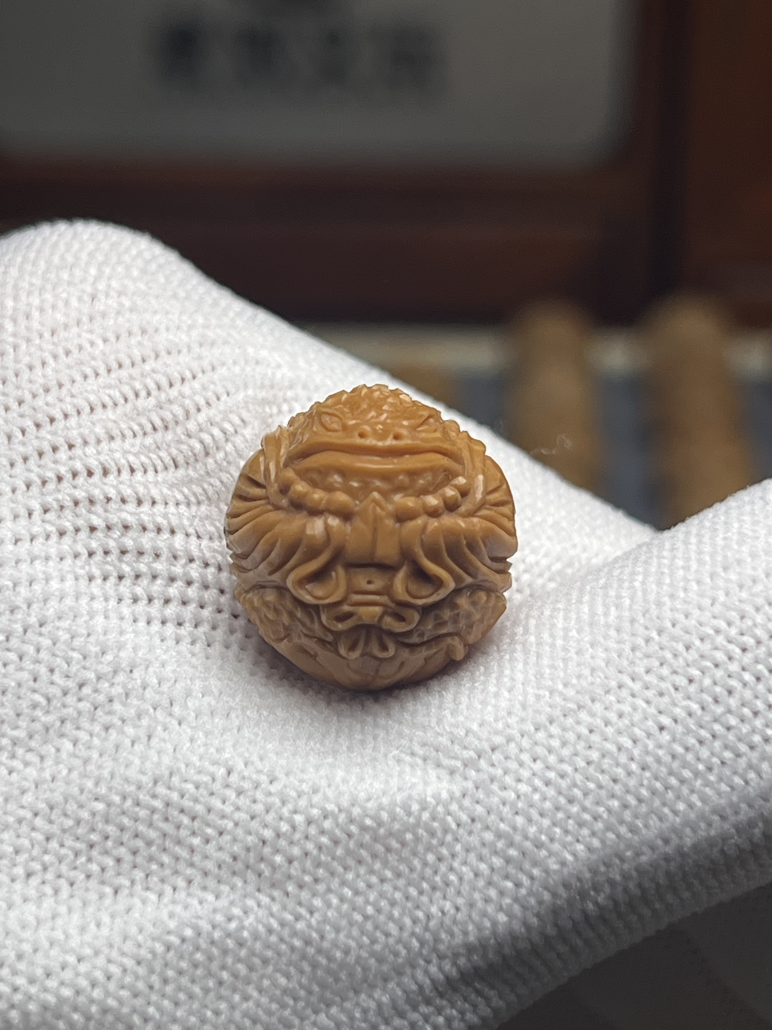 17-18左右尺寸双手合十金蟾三通猴头核桃（全品有正常封口线）