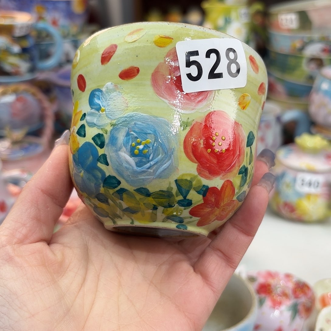 瓷片这一个是一家集医疗保健及娱乐