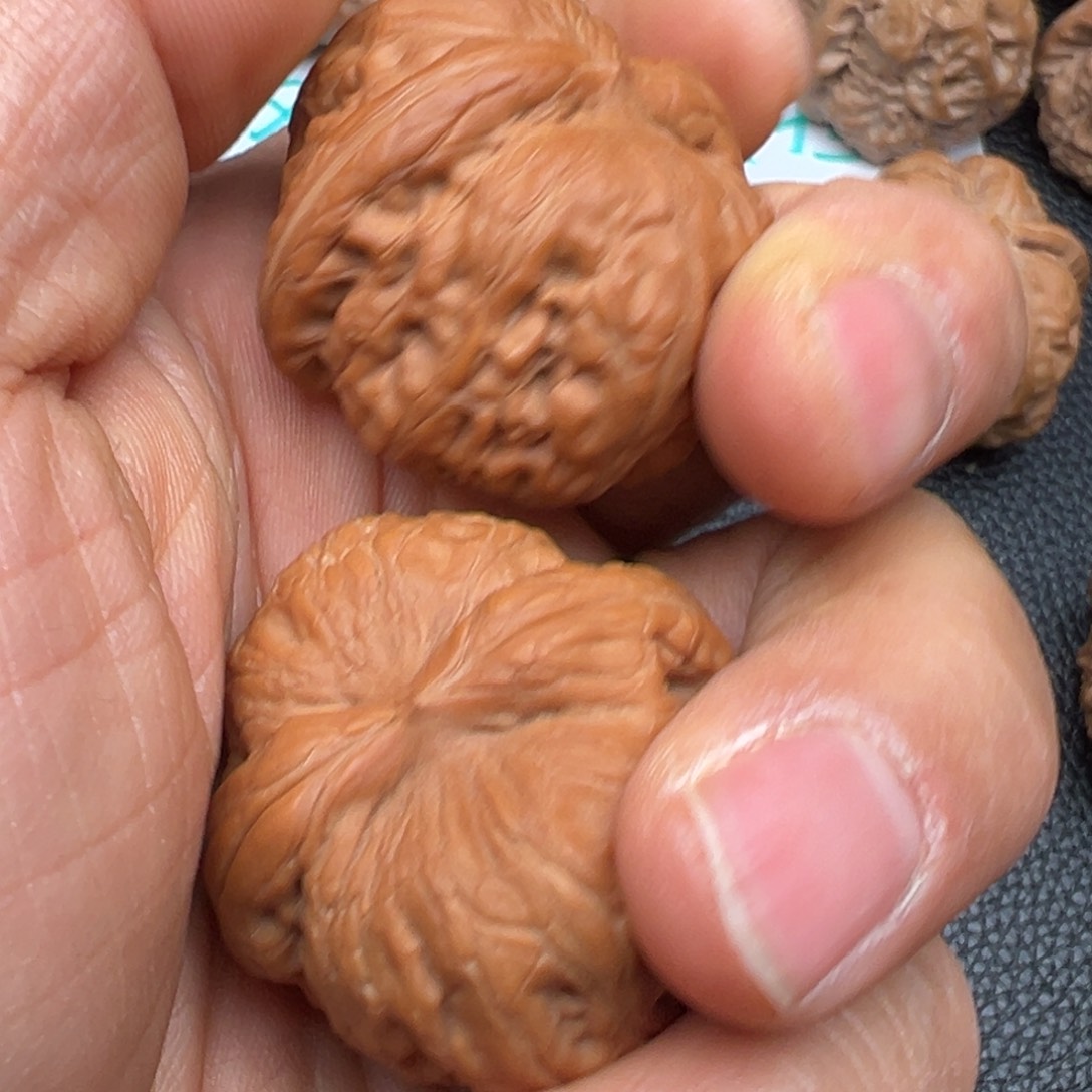 耶***啦吊坠文玩核桃元宝