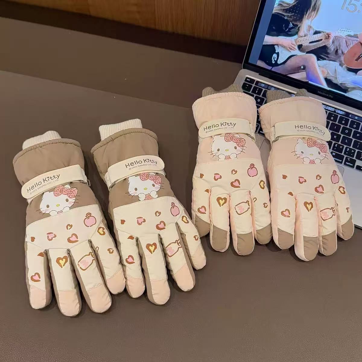 HelloKitty骑车手套可触屏加绒防滑骑行防风防寒冬季25新款byl