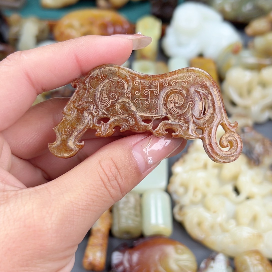 和田玉（糖玉）颈饰未镶嵌