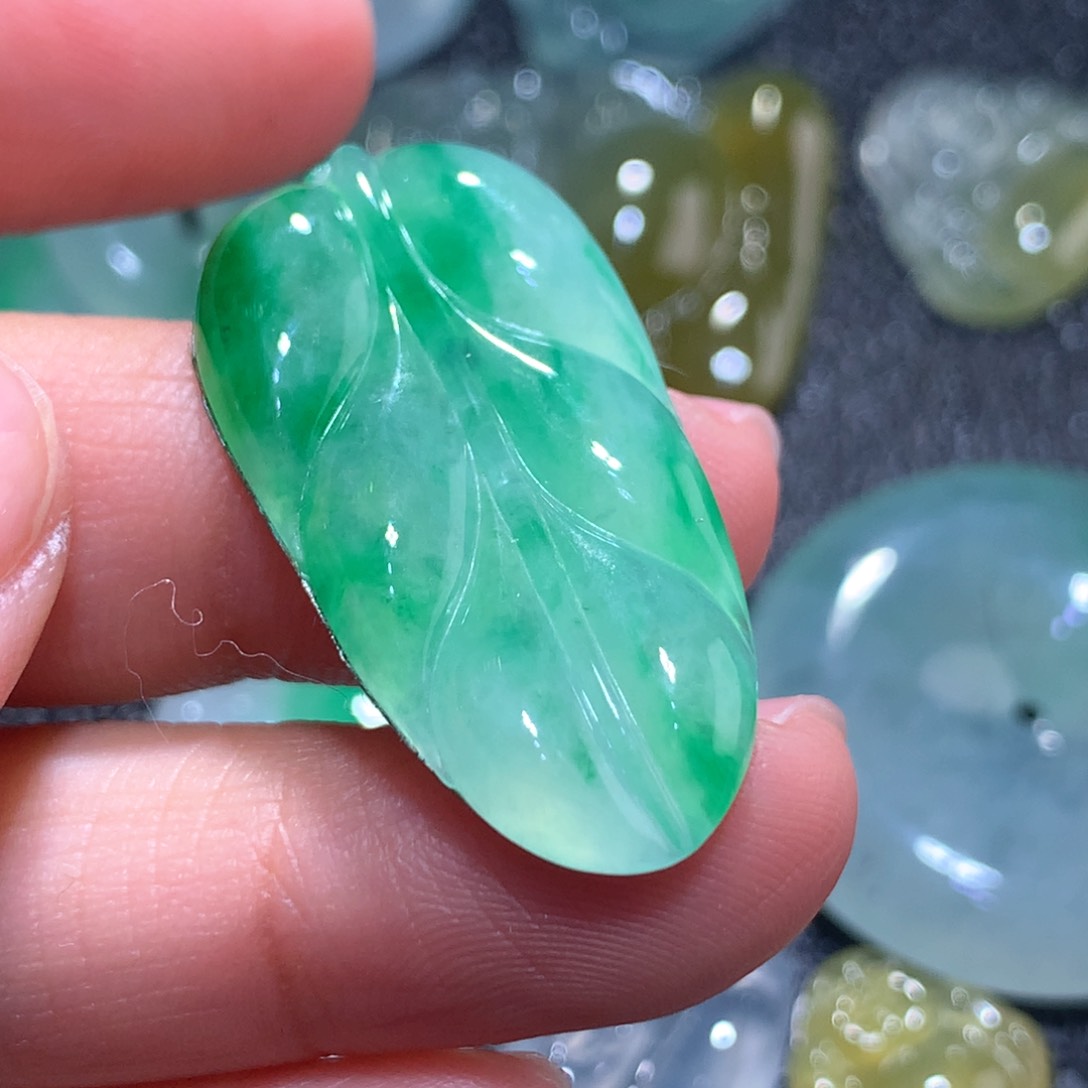 翡翠颈饰未镶嵌缅甸