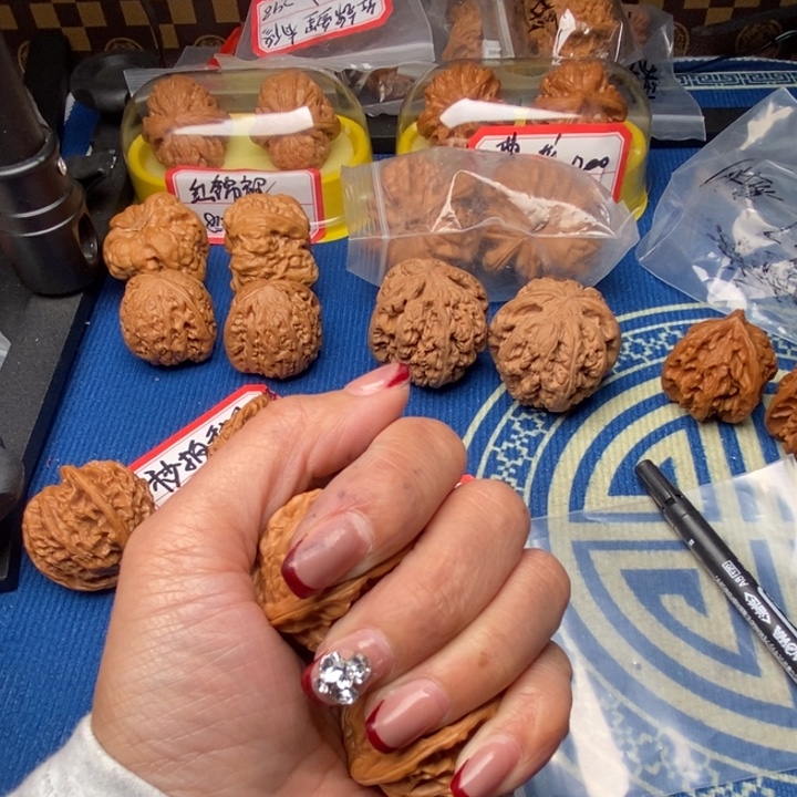 妙***祺吊坠桃核三棱核桃