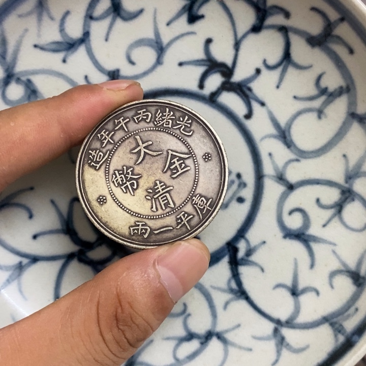 瓷片。                     