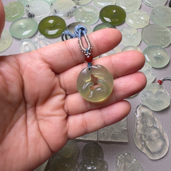 岫玉吊坠(赠链)未镶嵌