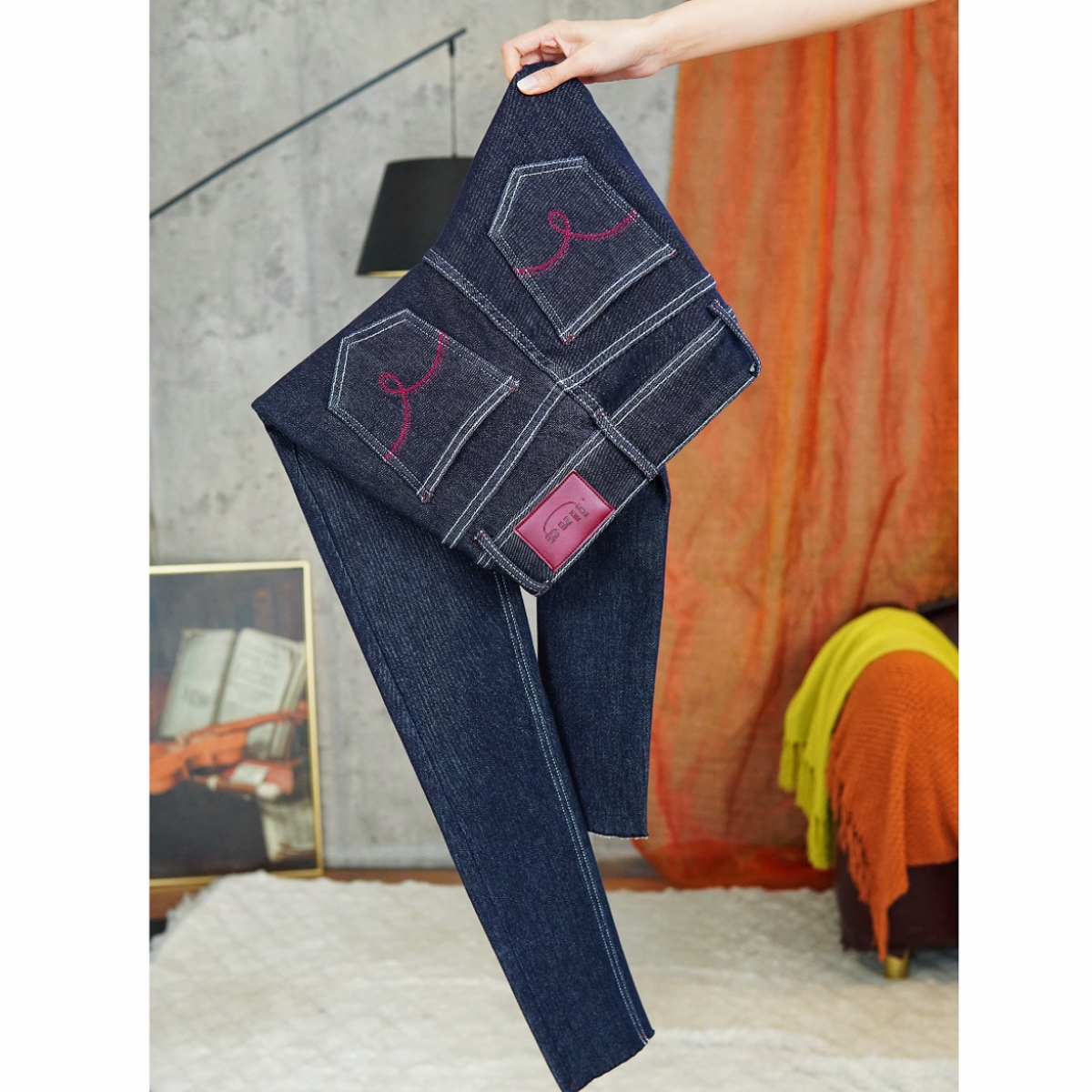 2025丹宁蓝高腰小脚加绒紧身牛仔裤女秋冬新款显高显瘦提臀铅笔
