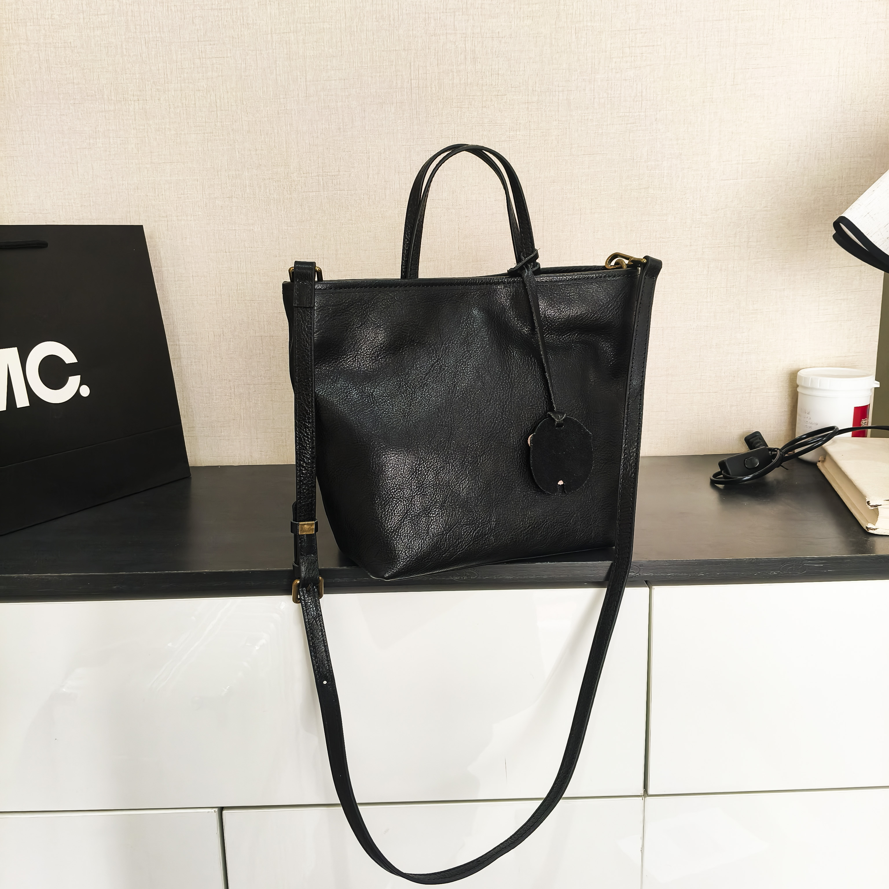 休闲简约通勤大容量软皮购物袋单肩斜挎包头层植鞣牛皮真皮托特包