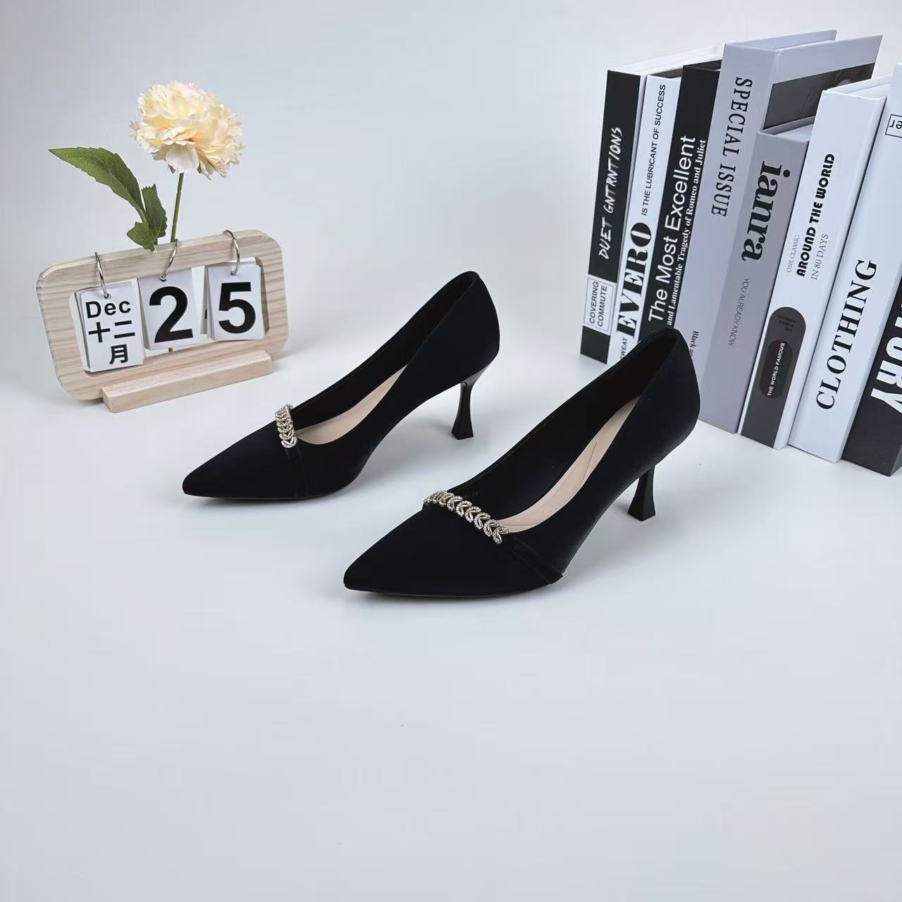 小强家女鞋 尖头水钻百搭通勤单鞋（A469-28-2）（B330121446-10）