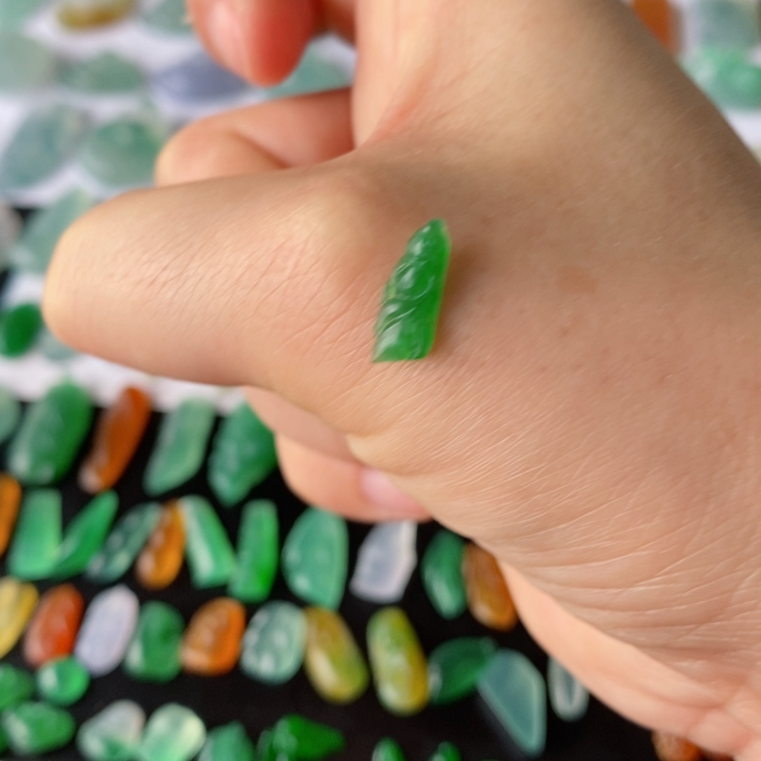 定制翡翠未镶嵌鱼