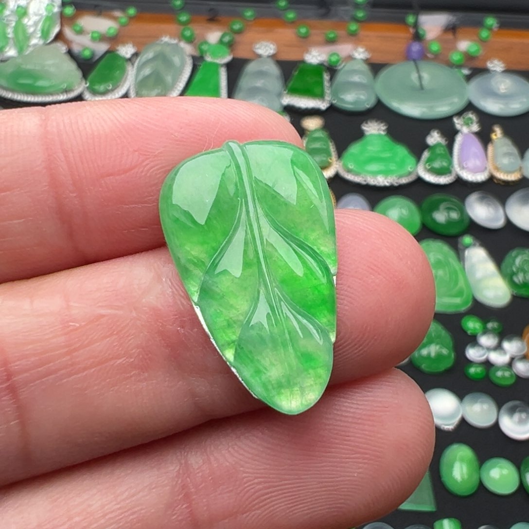 翡翠颈饰未镶嵌叶子24.2
