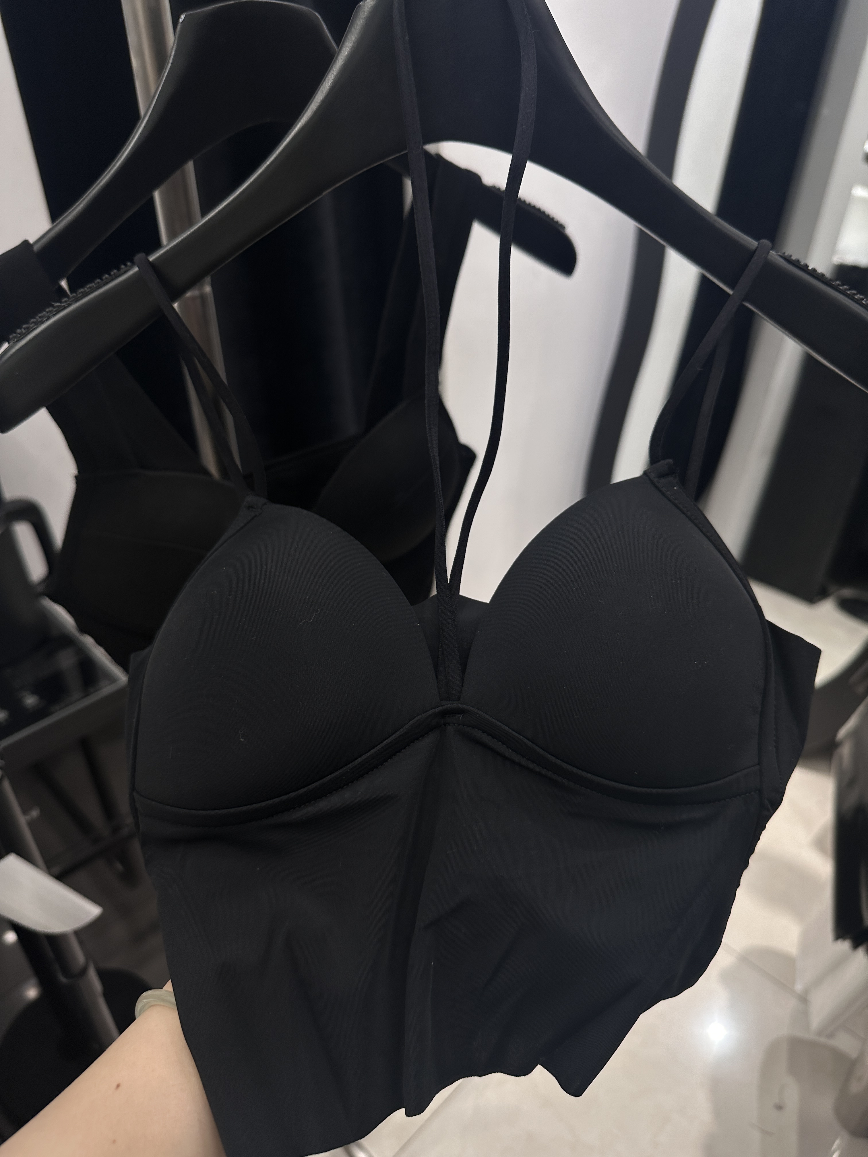 冰丝挂脖吊带背心女带胸垫美背内搭外穿性感裹胸上衣