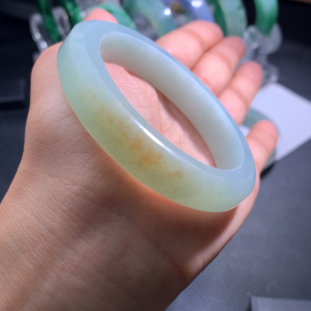 未镶嵌翡翠手镯定制翡翠