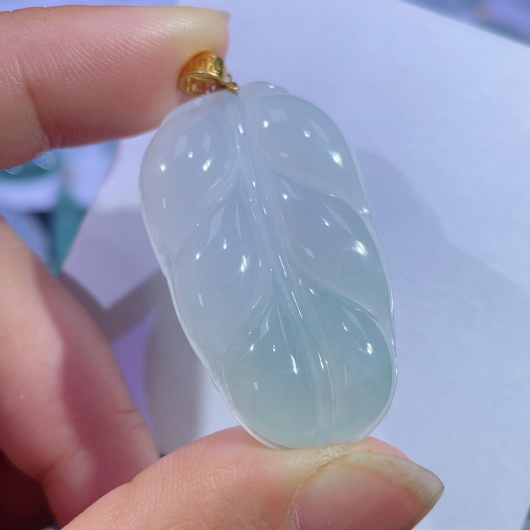 翡翠颈饰18K金镶嵌叶子