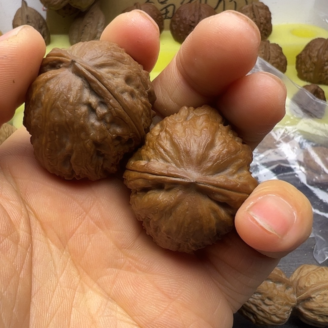 好***孩猴头核桃吊坠40尺