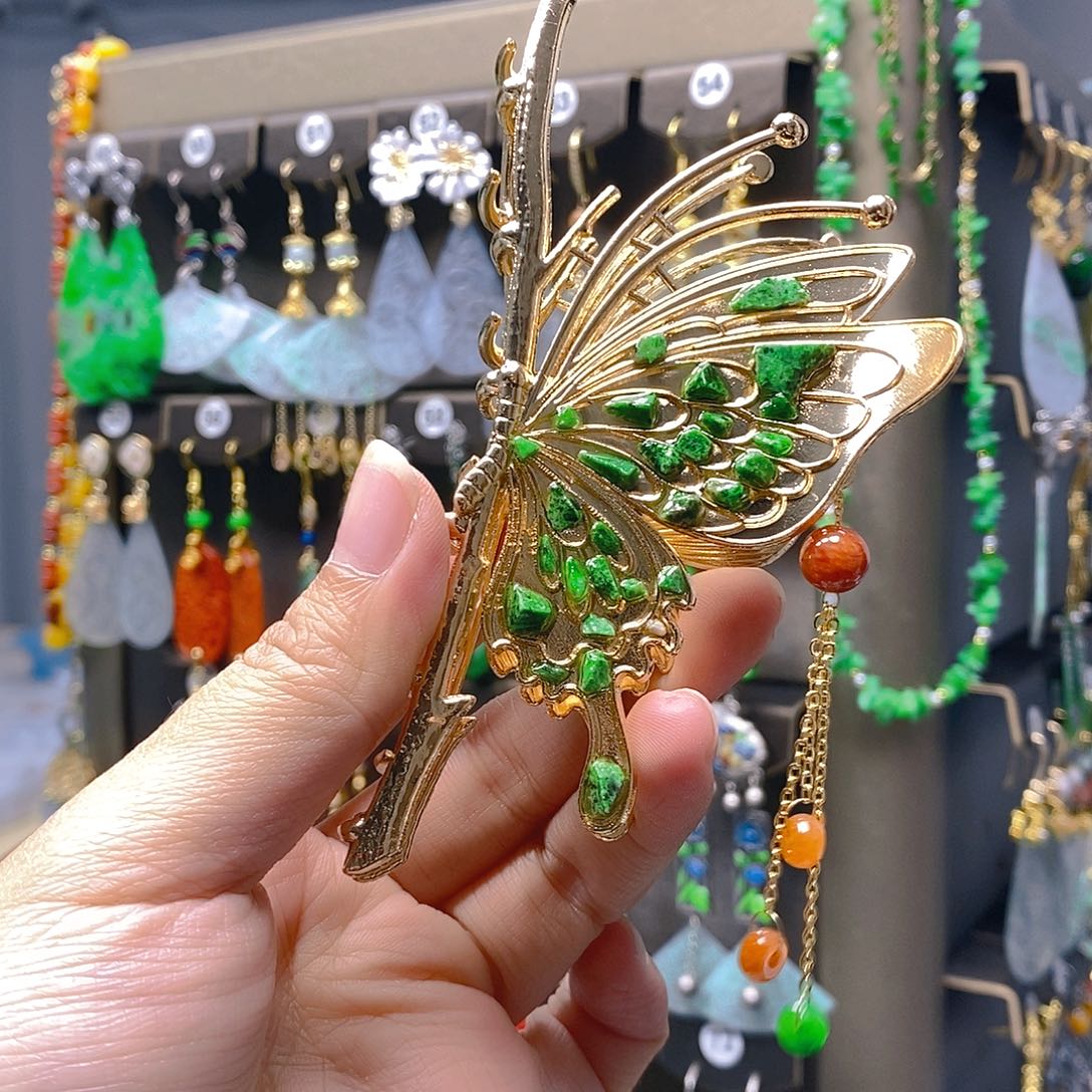 未镶嵌翡翠耳饰翡翠