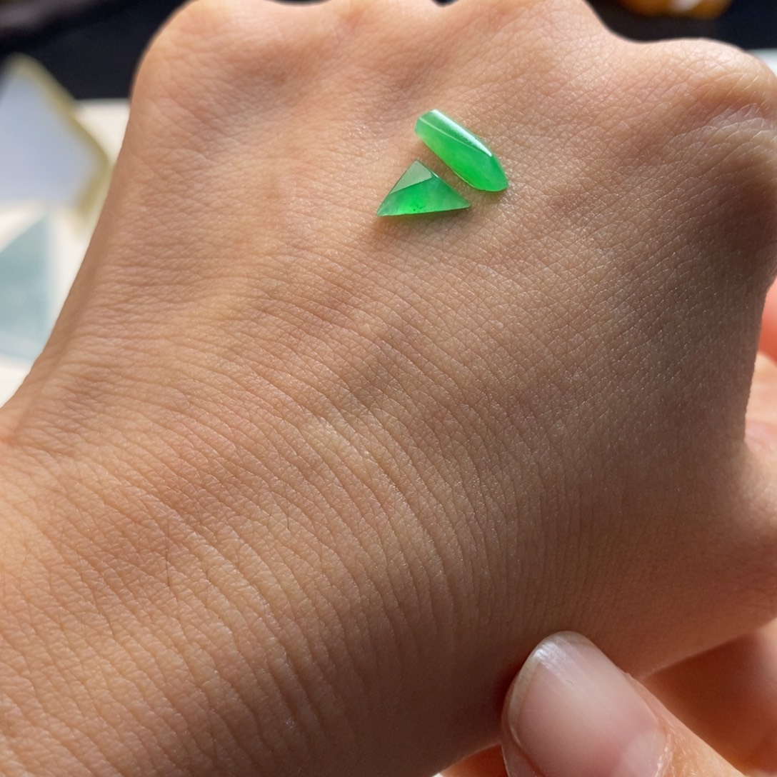 壳***儿定制翡翠未镶嵌包工