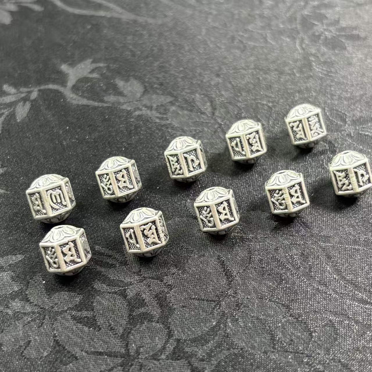 足银银制品 「戴琴珠宝」DQ4579-足银9mm六字通孔配饰(发其一)