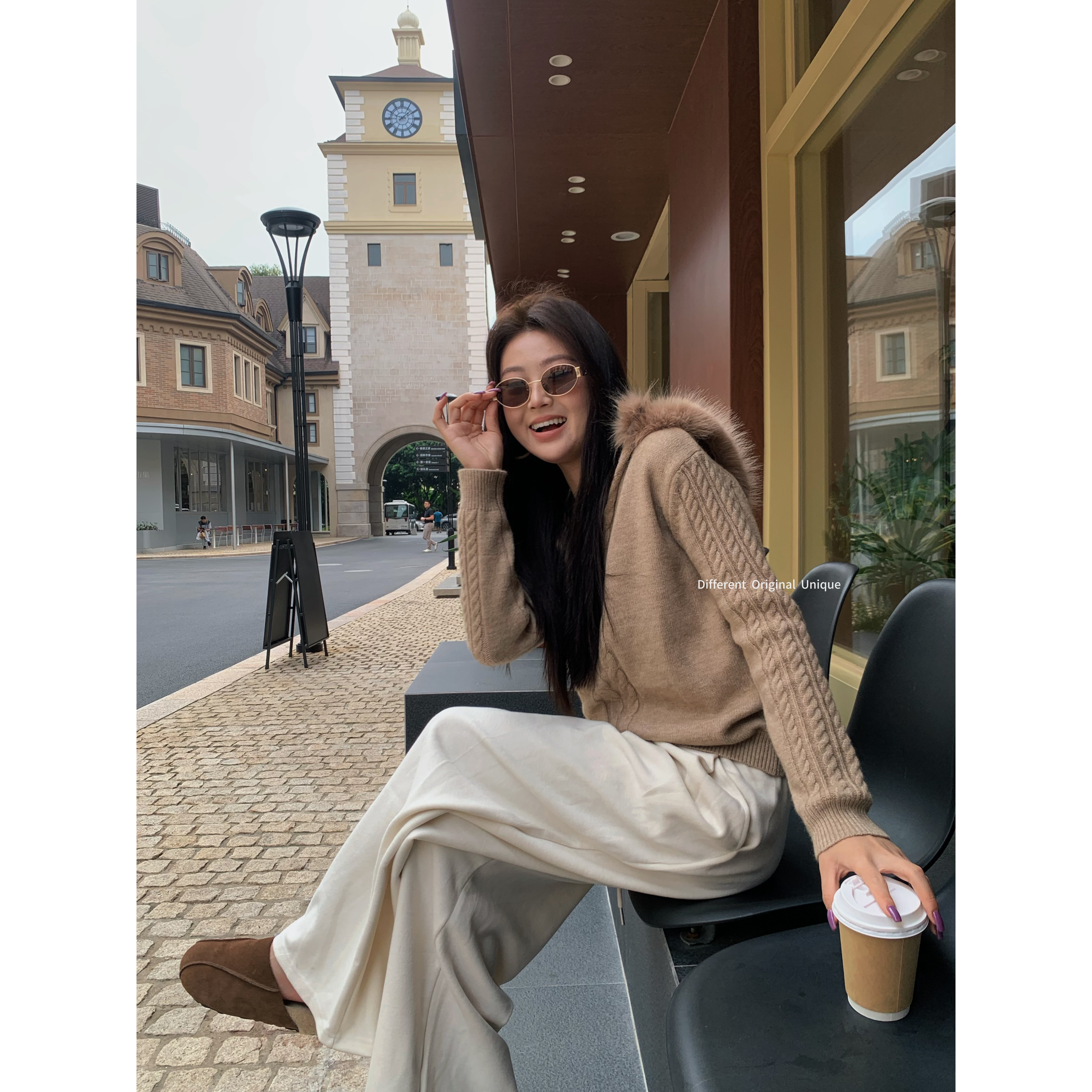 DOU×【见习丘比特】冬季新款宽松厚款慵懒风软糯毛领连帽麻花毛衣